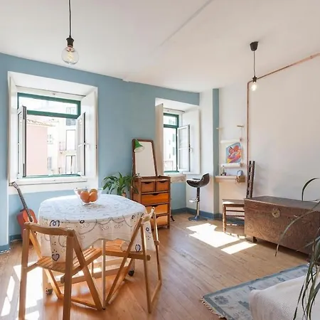 Apartment Charming In Alfama, Amazing View Lisbon