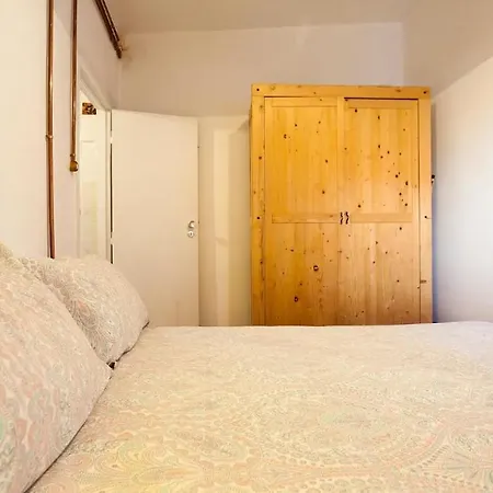 Charming In Alfama, Amazing View Апартаменты Лиссабон